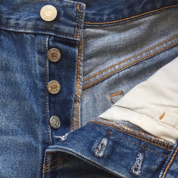 Levi’s 501®️ High-Waisted Shorts - Picture 3 of 5